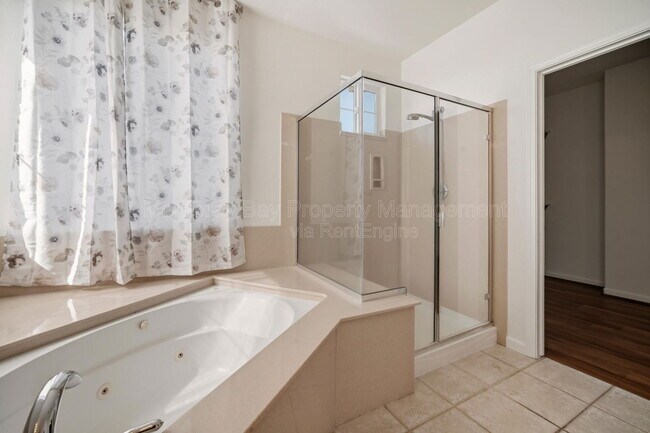 Building Photo - 4725 Sea Ridge Ct