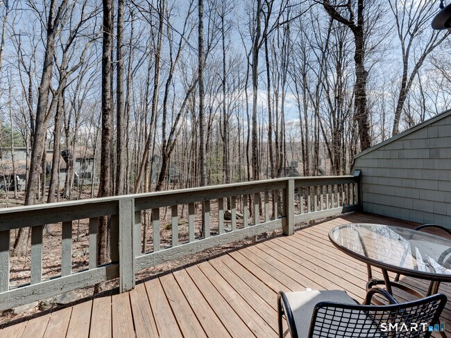 Building Photo - 355 Ledge Dr