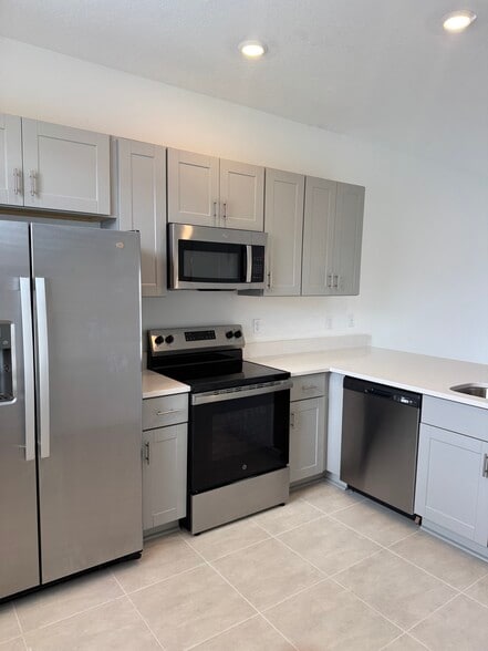 Building Photo - 16559 San Nicola Pl