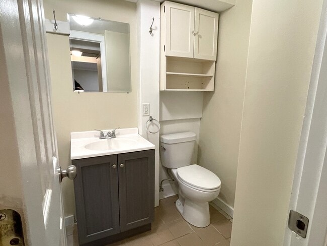 Building Photo - 501 E University Ave