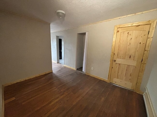 Building Photo - 106 High
