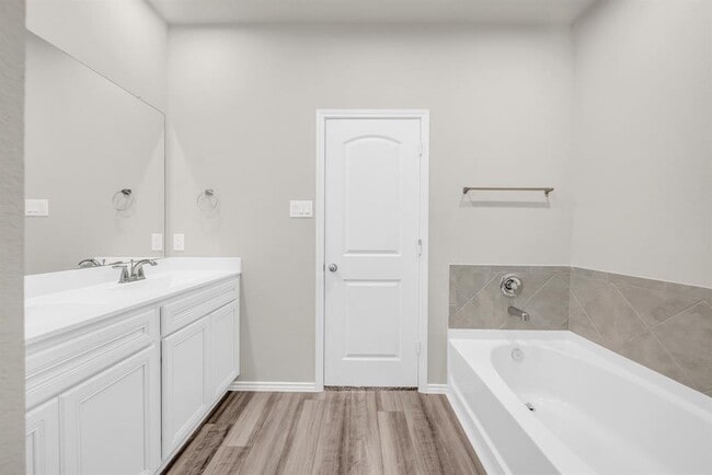 Building Photo - 9244 Inland Leather Ln