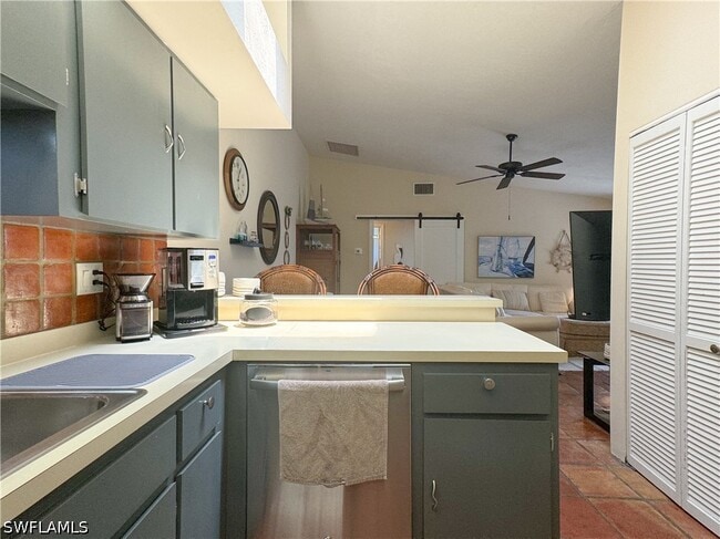 Building Photo - 1042 Oak Forest Dr