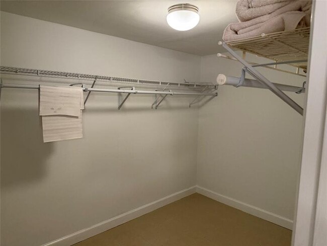 Building Photo - 5100 N Ocean Blvd