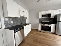 Building Photo - 4393 N Elston Ave