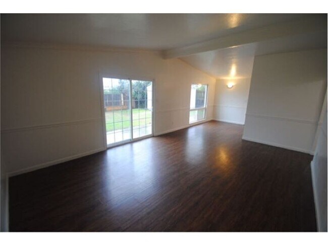 Building Photo - 6546 Kemp Way