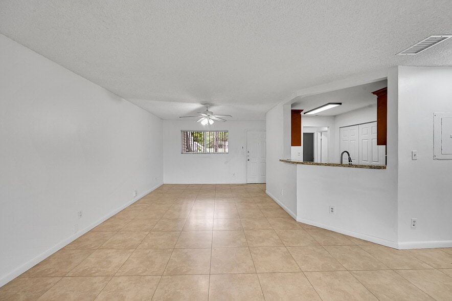 Building Photo - 3453 NW 44th St
