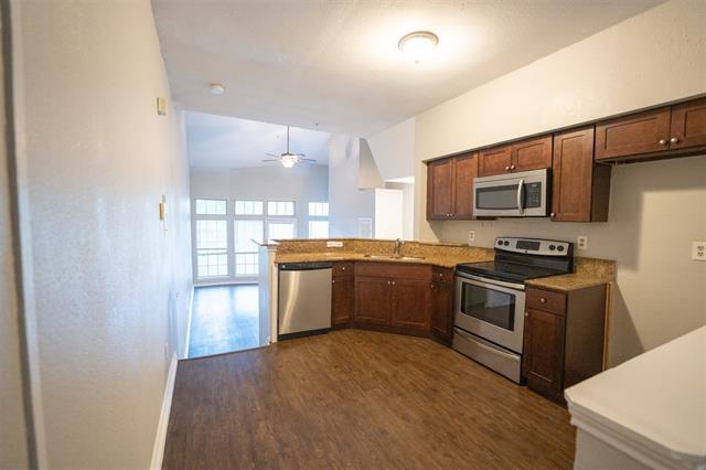 Building Photo - 7474 Fair Oaks Ave