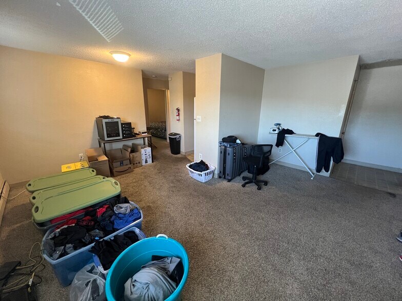 Building Photo - 109 16th St NE