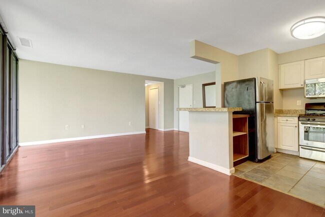 Building Photo - 4 S Van Dorn St