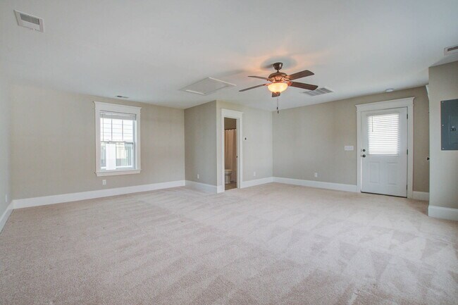 Building Photo - 1636 Juliana St