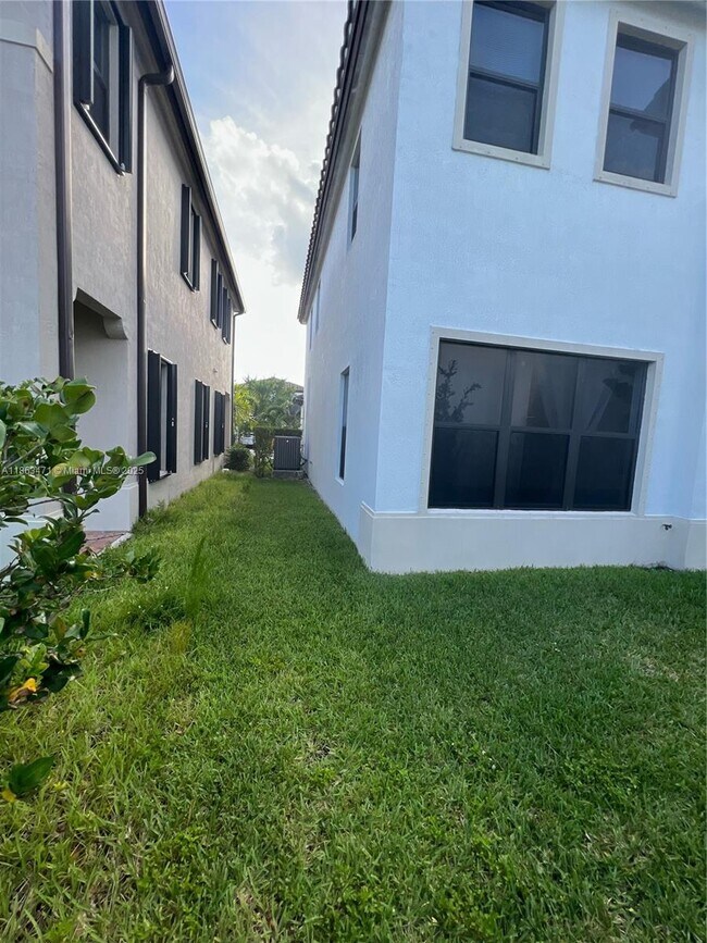 Building Photo - 9861 W 34th Ave