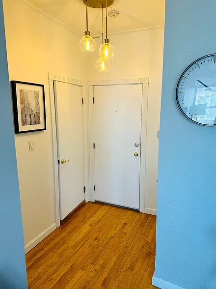 Building Photo - 23 Fleet St