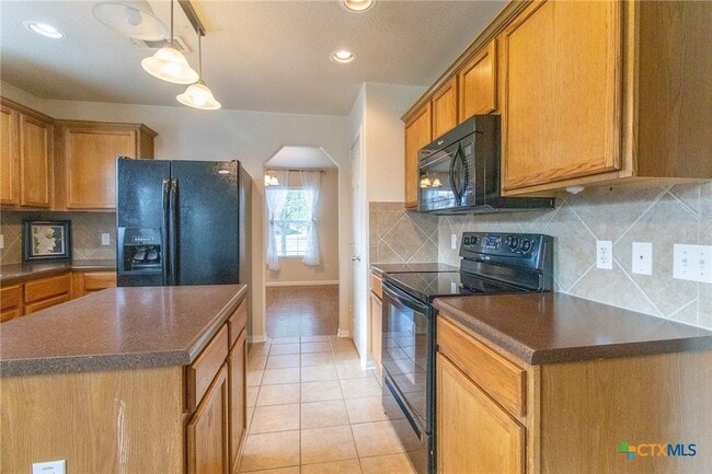 Building Photo - 2203 Love Rd