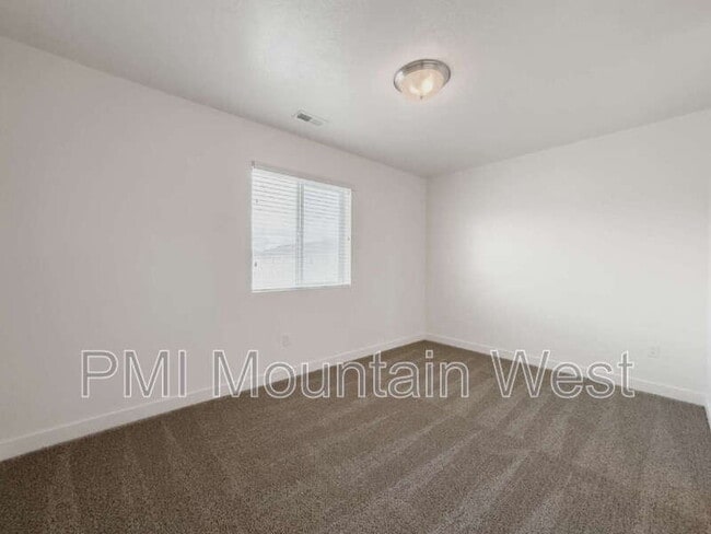 Building Photo - 641 N 30 E