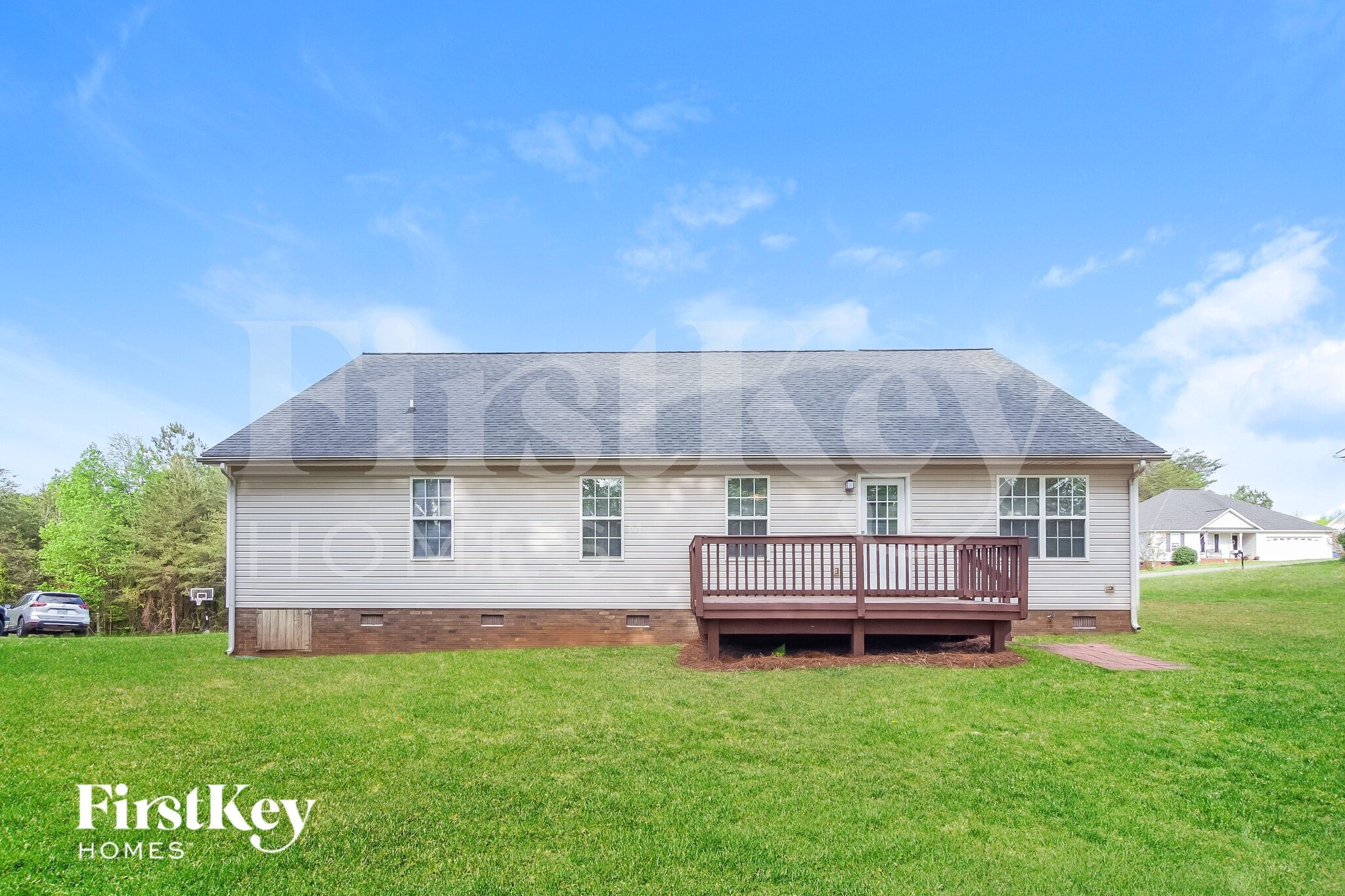 Building Photo - 5327 Oaktree Dr