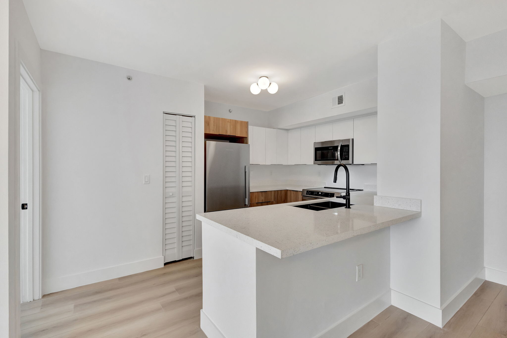 Kitchen - 651 Okeechobee Blvd