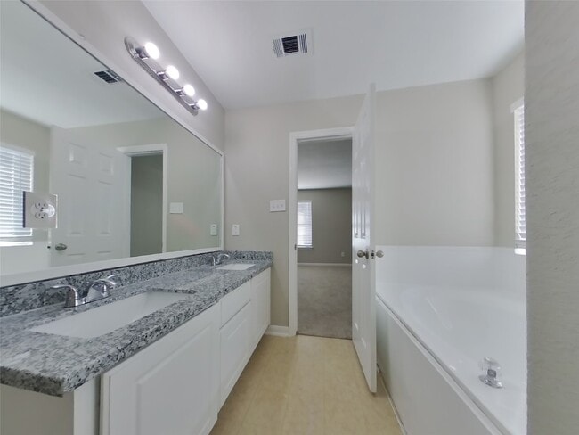 Building Photo - 4738 Montclair Hill Ln