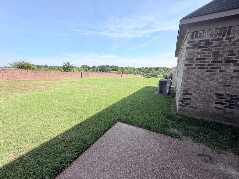 Building Photo - 4264 Blake Cir