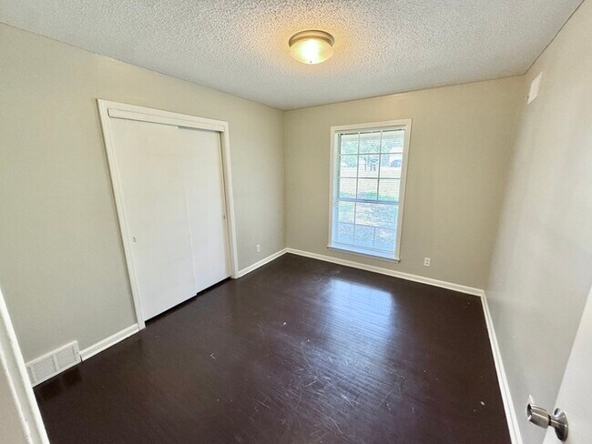 Building Photo - 2511 Frayser Blvd