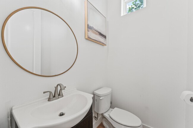 Building Photo - 3205 Baron St