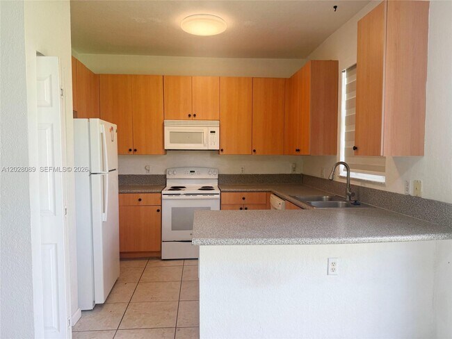 Building Photo - 662 NE 21st Terrace