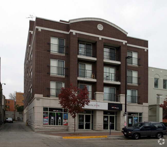 244 on Gilman Madison, WI Apartment Finder