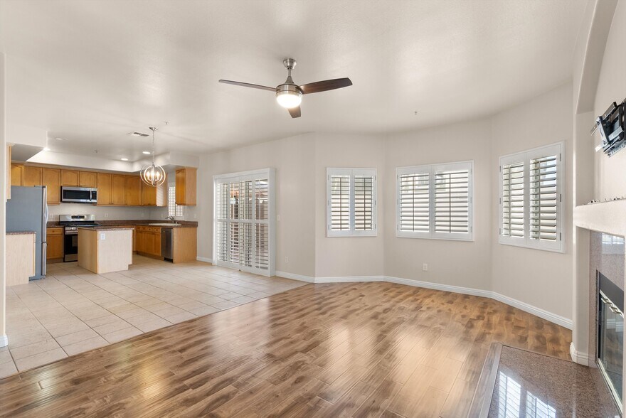 Building Photo - 15804 Crest Ln