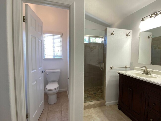 Building Photo - Two Story, Three Bedrooms, Two And A Half Bathrooms In Brookside