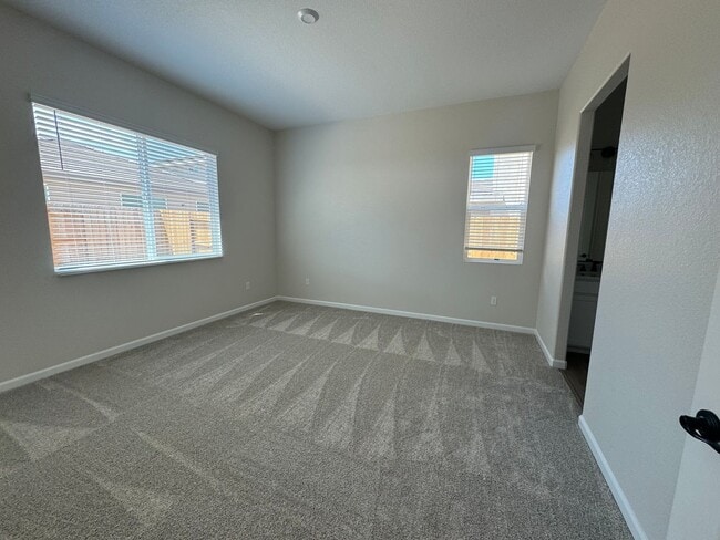 Building Photo - 8260 Honor Ct