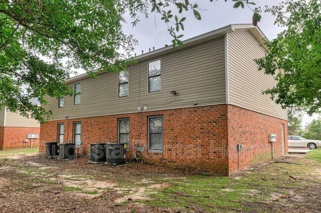 Building Photo - 152 Conifer Dr