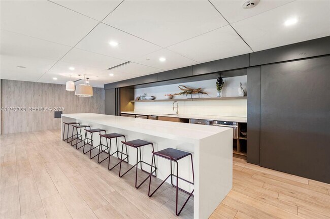 Building Photo - 199 Ocean Ln Dr