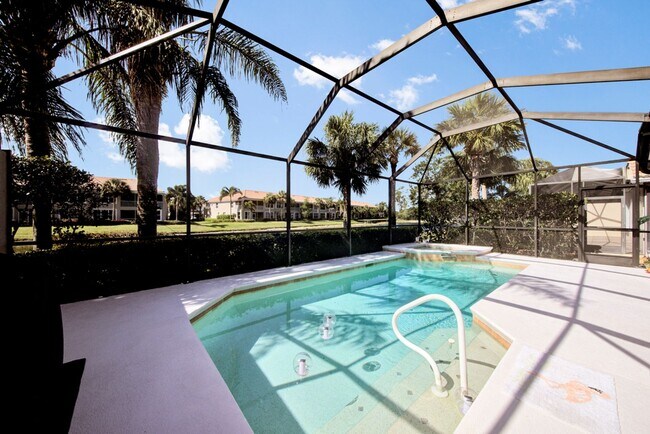 Building Photo - Rarely available Pool villa in Colonial Country Club!