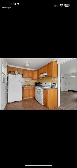 Building Photo - 7427 Glenwood Ave