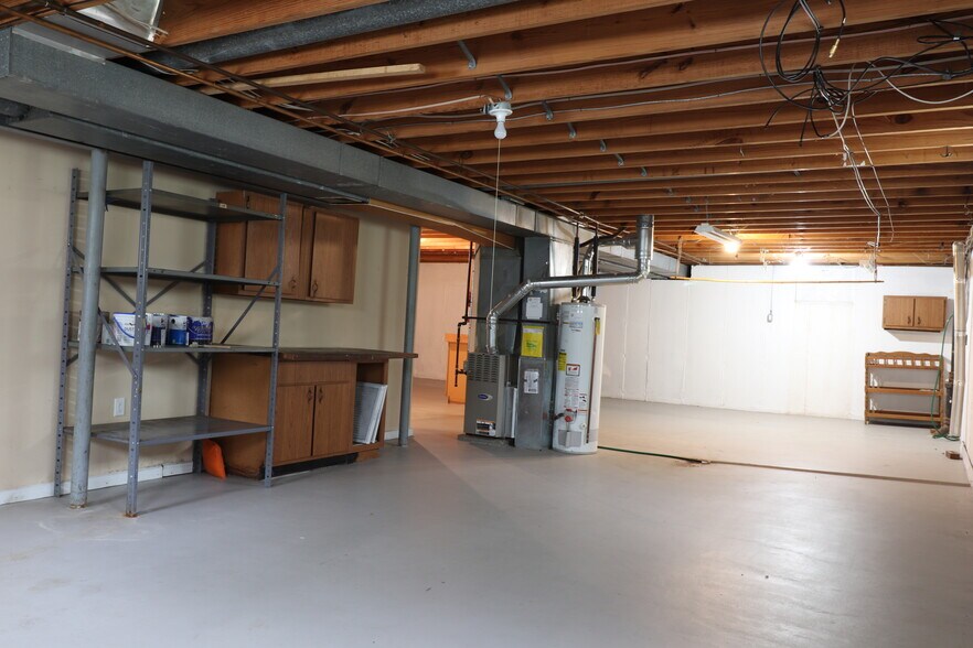 Building Photo - 235 Towercliffe Dr