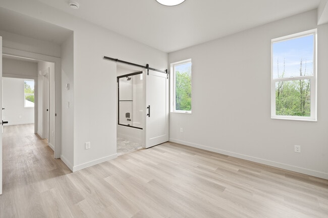 Building Photo - Boardwalk Place