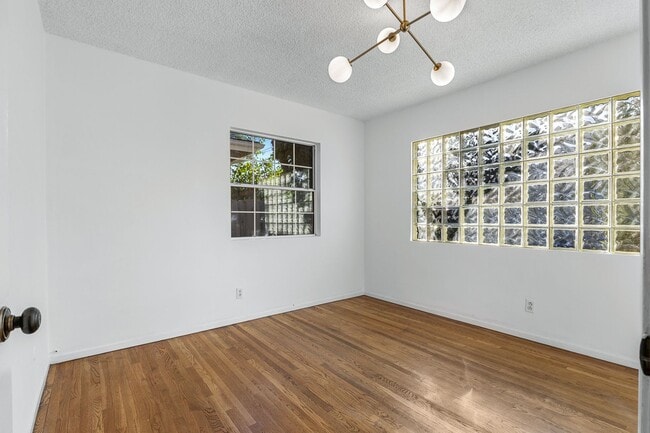 Building Photo - Beautiful 3-Bedroom, 2-Bathroom Home in a Peaceful Neighborhood