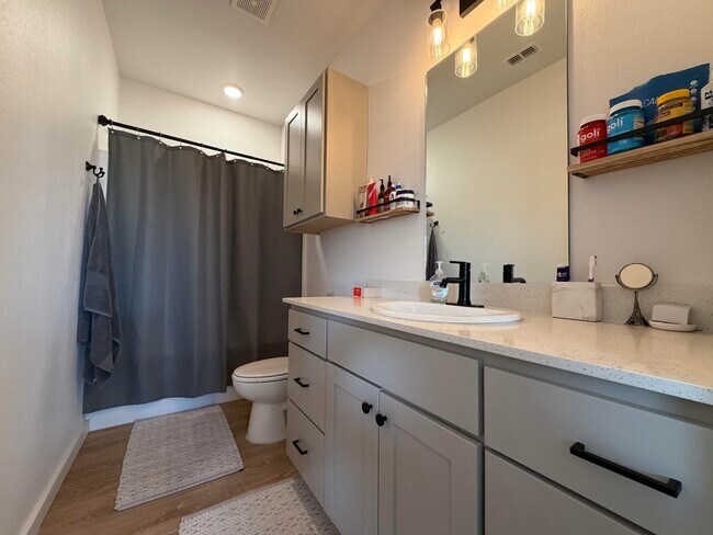 Building Photo - 5807 Virginia Ave