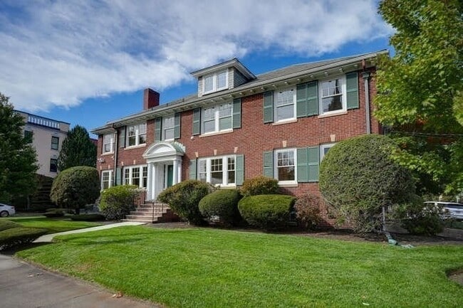 Building Photo - 71 Church St