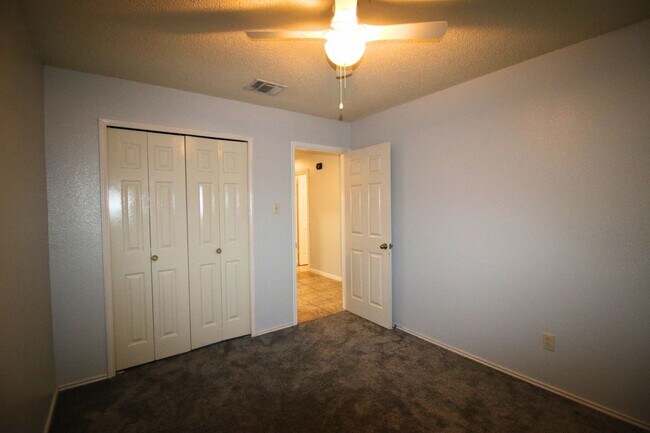 Building Photo - 9347 Laurel Grove
