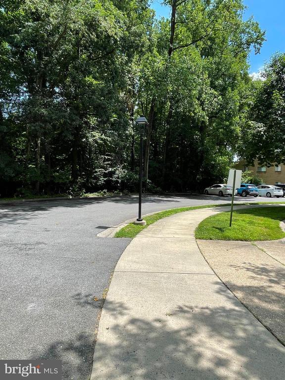 Building Photo - 10506 Weymouth St
