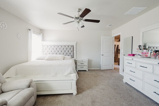 Building Photo - 9007 Antelope Ave