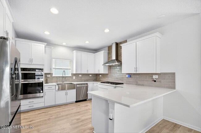 Building Photo - 168 Torres Trce