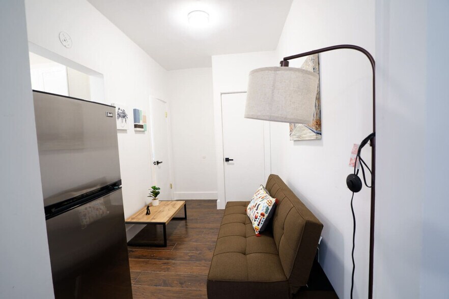 Building Photo - 444 Ponce de Leon Blvd