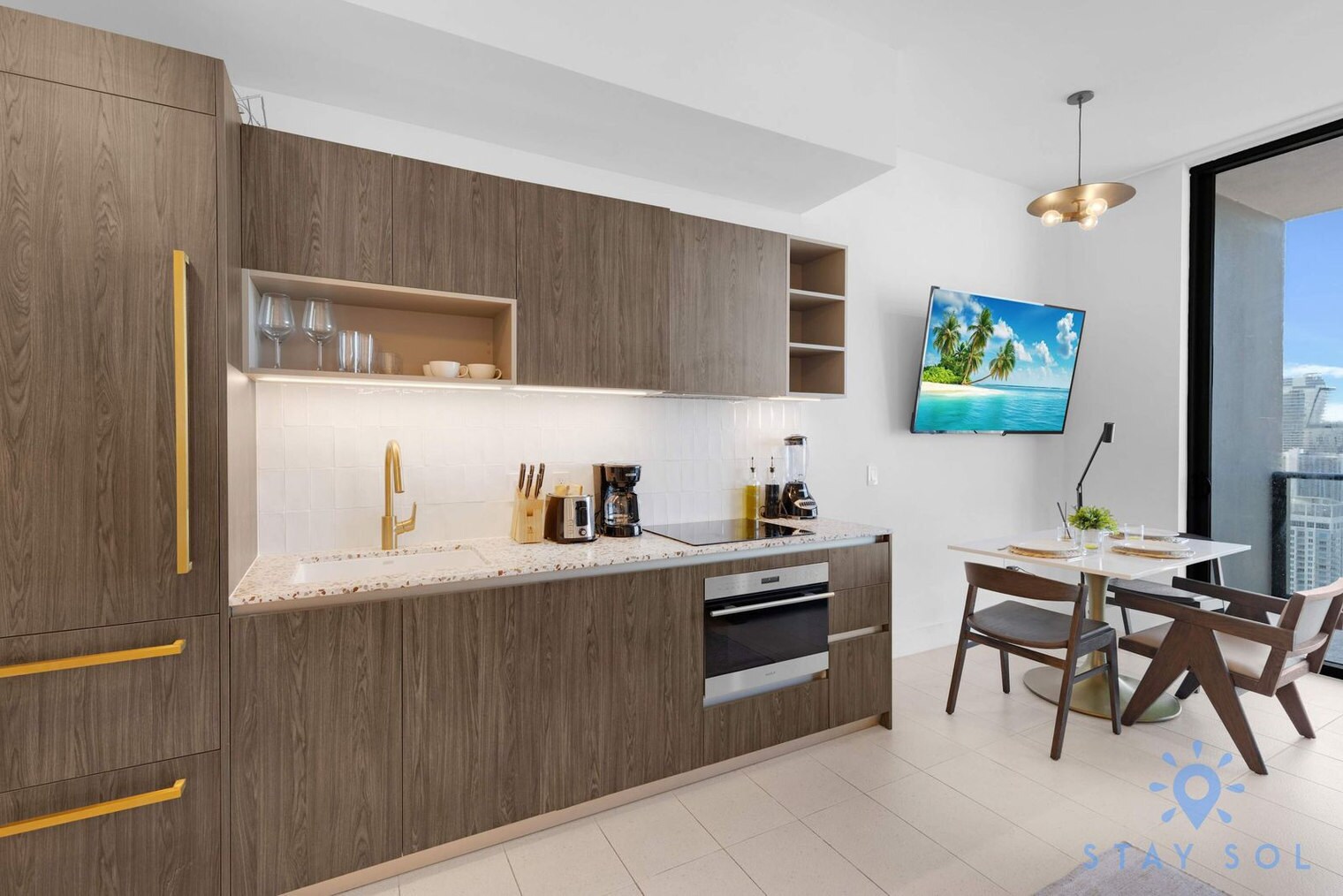 Building Photo - 601 NE 1st Ave