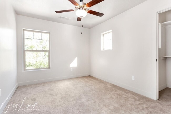 Building Photo - Townhome for Rent