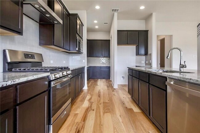 Building Photo - 1265 Summerbrooke Cir