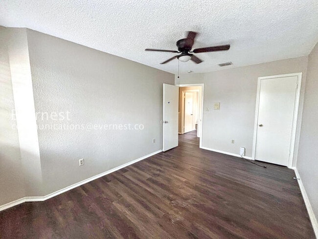 Building Photo - PROMO: Get 50% off the first month’s rent when you sign the lease today!  / 4 Bed, 2.5 Bath with ...