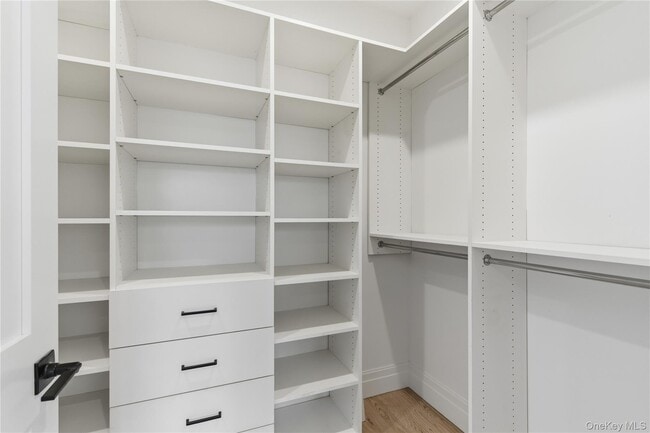 Building Photo - 42 Alice Ct