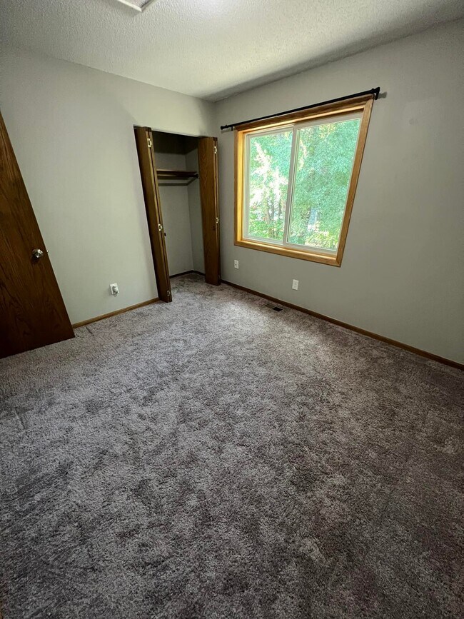 Building Photo - 1409 Farrington St